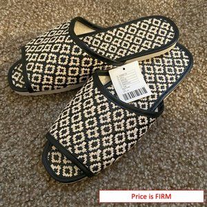 🩴HP🩴 NWT Urban Outfitters Black & White Slides